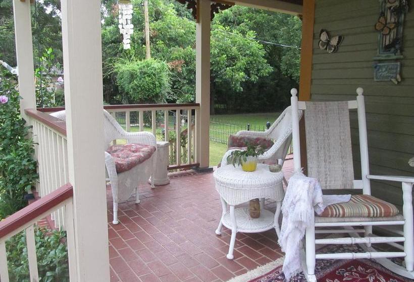 Benefield House Bed & Breakfast  | Jefferson | Texas | United States 3