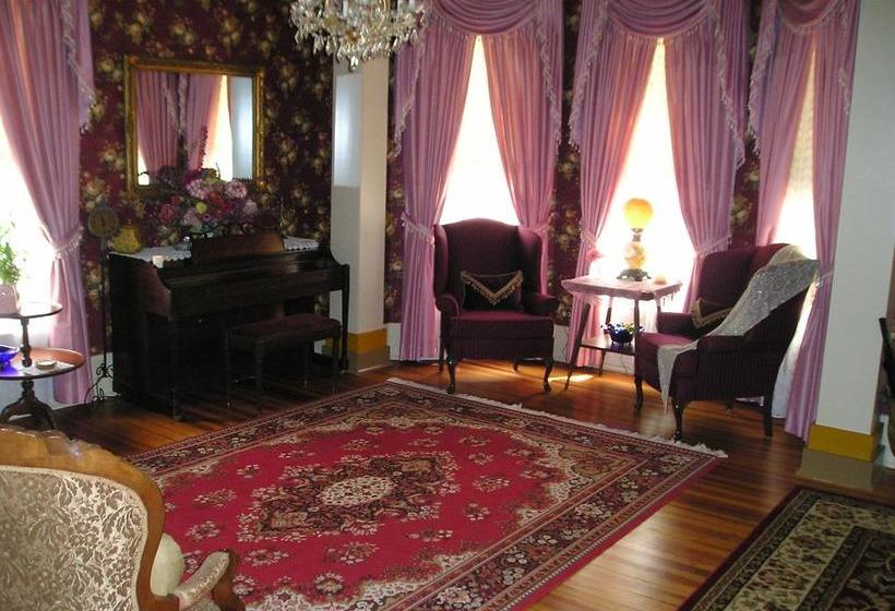 Benefield House Bed & Breakfast  | Jefferson | Texas | United States 4