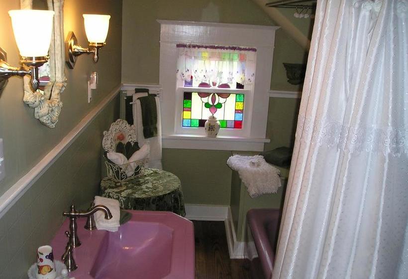 Benefield House Bed & Breakfast  | Jefferson | Texas | United States 9