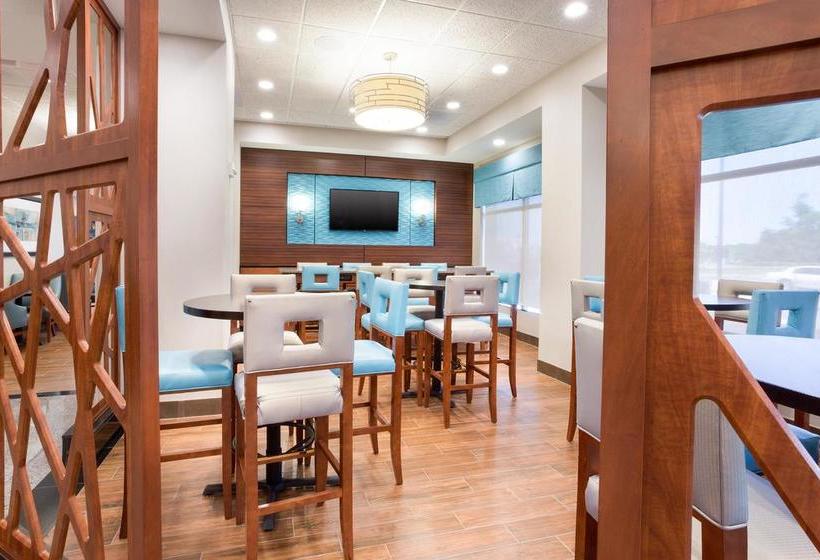 Hotel Drury Inn & Suites Burlington  | Burlington | North Carolina | United States 7