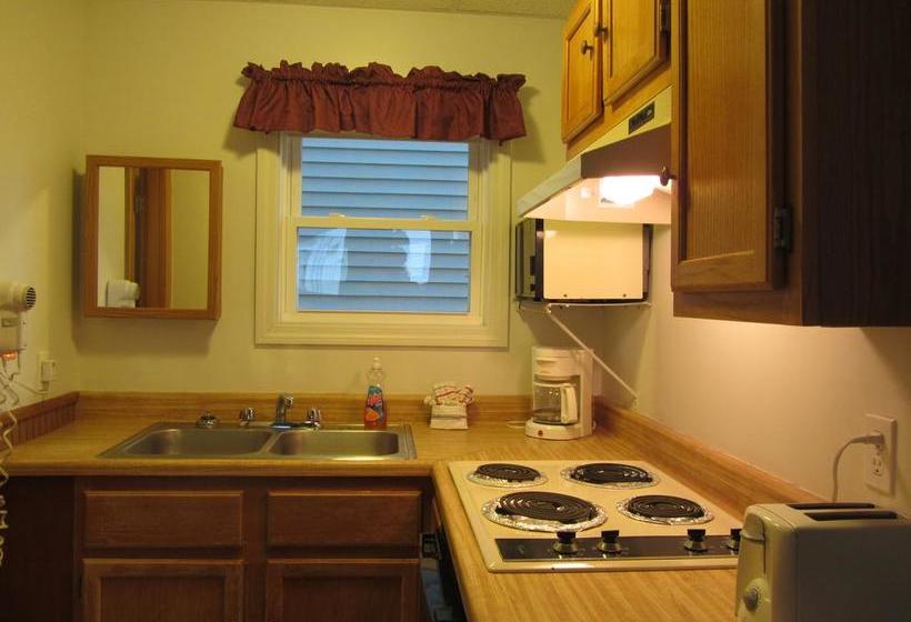 Green Dolphin Motel  | Old Orchard Beach | Maine | United States 10