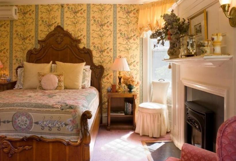 Bed and Breakfast Ivy Lodge  | Newport | Rhode Island | United States 1