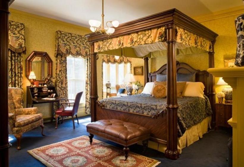 Bed and Breakfast Ivy Lodge  | Newport | Rhode Island | United States 4