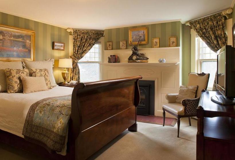 Bed and Breakfast Ivy Lodge  | Newport | Rhode Island | United States 5