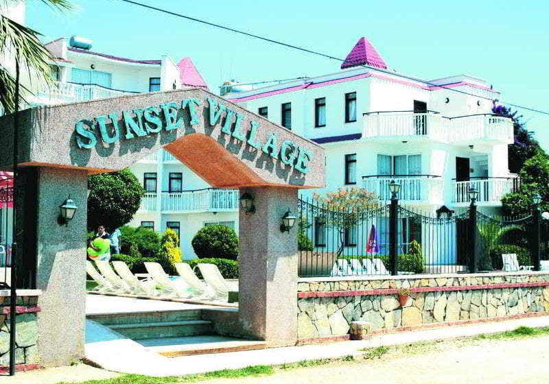Hotel Sunset Village
