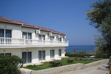 Mosquito Beach Club & Hotel Kyrenia