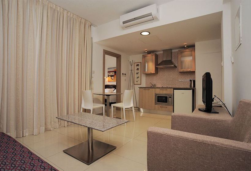 Frixos Suites Hotel Apartments Larnaca