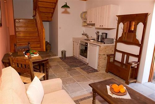 Eveleos Country House