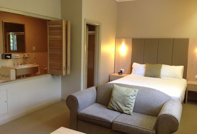 Quality Hotel Tiffins On The Park Australia Meridional