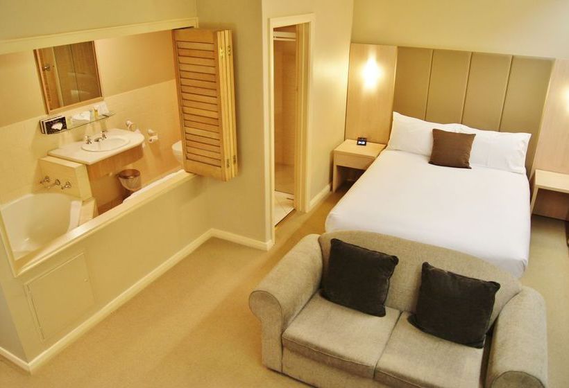 Quality Hotel Tiffins On The Park | Parkside | South Australia | Australia 11