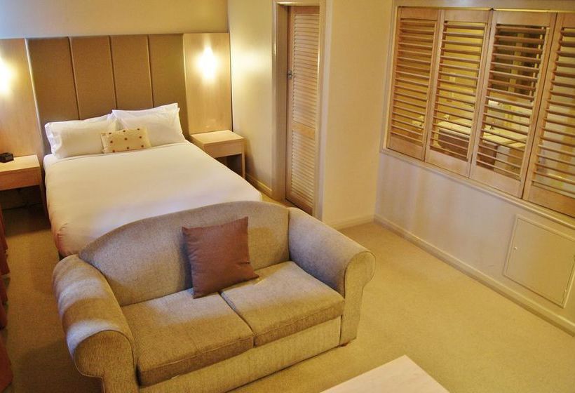 Quality Hotel Tiffins On The Park | Parkside | South Australia | Australia 12