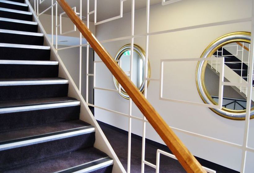 Quality Hotel Tiffins On The Park | Parkside | South Australia | Australia 7