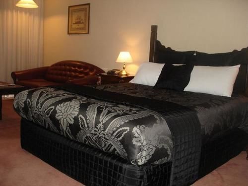 Albury Manor House Motel Pty Ltd