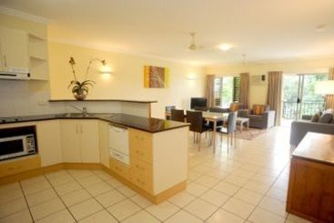 Bay Village Tropical Retreat & Apartments | Cairns | Queensland | Australia 14