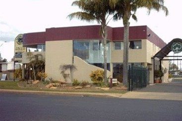 Hotel Country Comfort Ashwood Resort