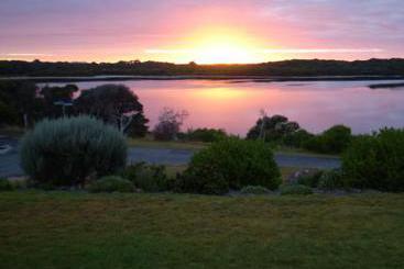 Robe Lakeview Motel & Flats