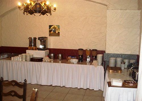 Hotel Econo Lodge Hacienda International | Sale | Victoria | Australia 5