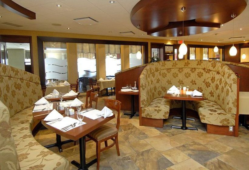 Le Dauphin Hotel & Suites | Drummondville | Quebec | Canada 17