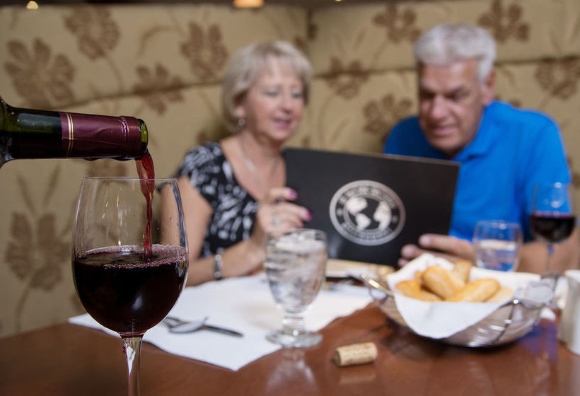 Le Dauphin Hotel & Suites | Drummondville | Quebec | Canada 6