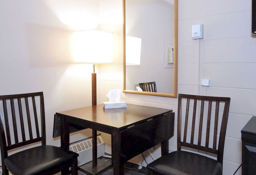 Hotel Econo Lodge Motor Inn | Grande Prairie | Alberta | Canada 16