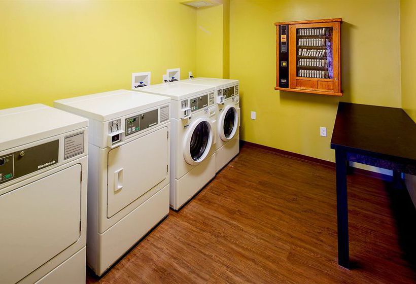 Hotel Mountaineer Lodge | Lake Louise | Alberta | Canada 11