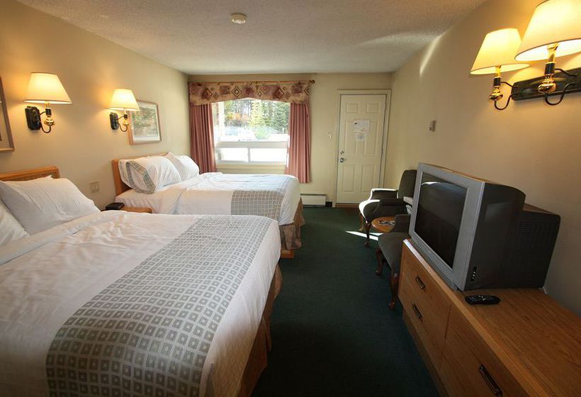 Hotel Mountaineer Lodge | Lake Louise | Alberta | Canada 13