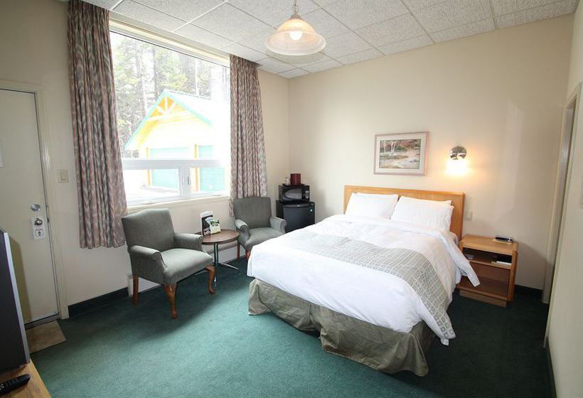 Hotel Mountaineer Lodge | Lake Louise | Alberta | Canada 19