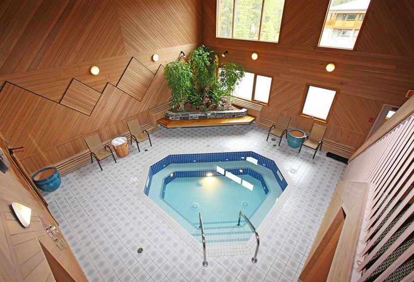 Hotel Mountaineer Lodge | Lake Louise | Alberta | Canada 3