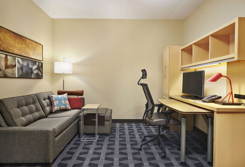 Hotel TownePlace Suites by Marriott London | London | Ontario | Canada 3
