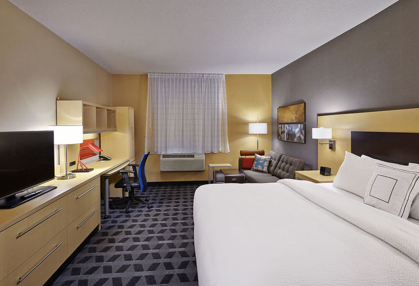 Hotel TownePlace Suites by Marriott London | London | Ontario | Canada 4