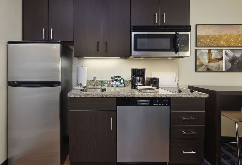 Hotel TownePlace Suites by Marriott London | London | Ontario | Canada 6