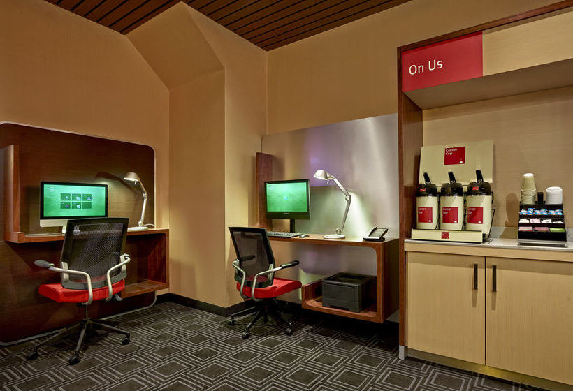 Hotel TownePlace Suites by Marriott London | London | Ontario | Canada 8