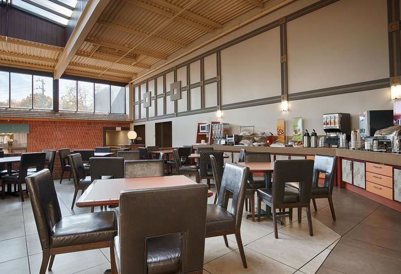 Hotel Quality Inn & Conference Centre | Midland | Ontario | Canada 14