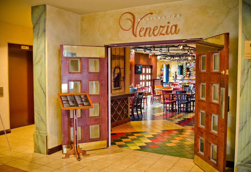 Hotel Travelodge by Wyndham Montreal Airport | Saint Laurent | Quebec | Canada 18