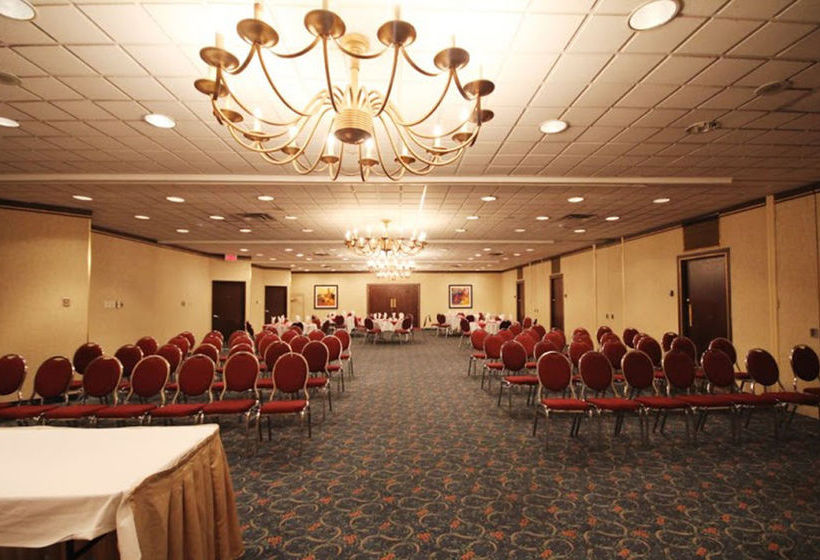 Hotel Travelodge by Wyndham Montreal Airport | Saint Laurent | Quebec | Canada 20