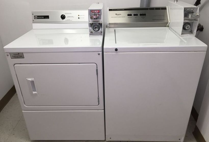 Hotel Quality Inn & Suites P.E. Trudeau Airport | Montreal | Quebec | Canada 1