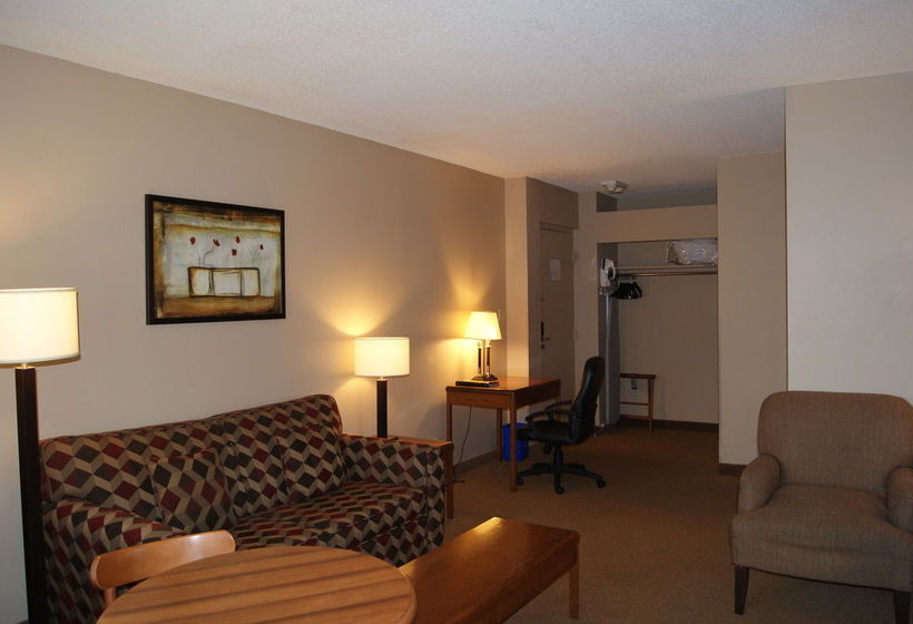 Hotel Quality Inn & Suites P.E. Trudeau Airport | Montreal | Quebec | Canada 11