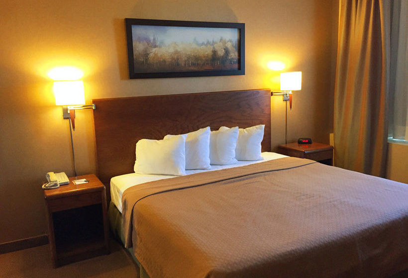 Hotel Quality Inn & Suites P.E. Trudeau Airport | Montreal | Quebec | Canada 12