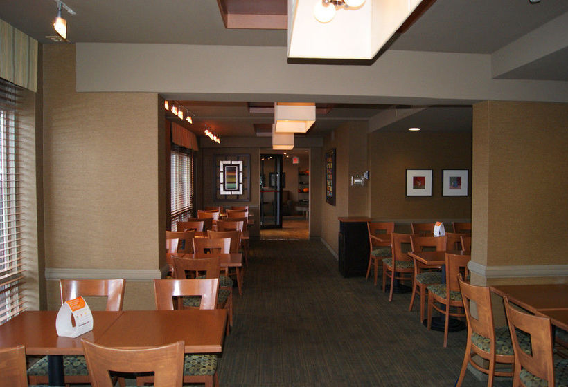 Hotel Quality Inn & Suites P.E. Trudeau Airport | Montreal | Quebec | Canada 17