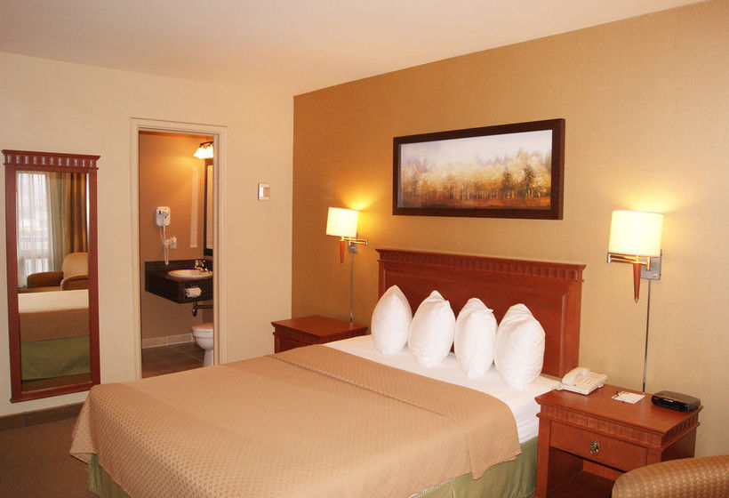 Hotel Quality Inn & Suites P.E. Trudeau Airport | Montreal | Quebec | Canada 18