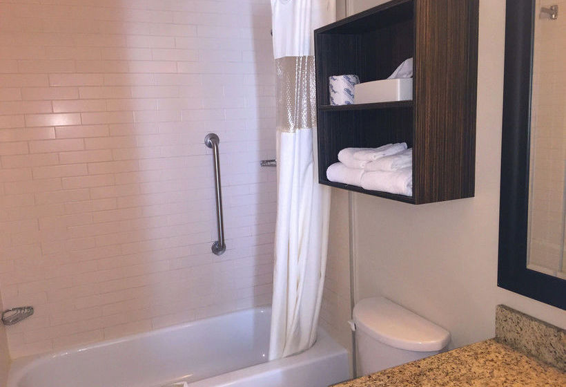 Hotel Quality Inn & Suites P.E. Trudeau Airport | Montreal | Quebec | Canada 19