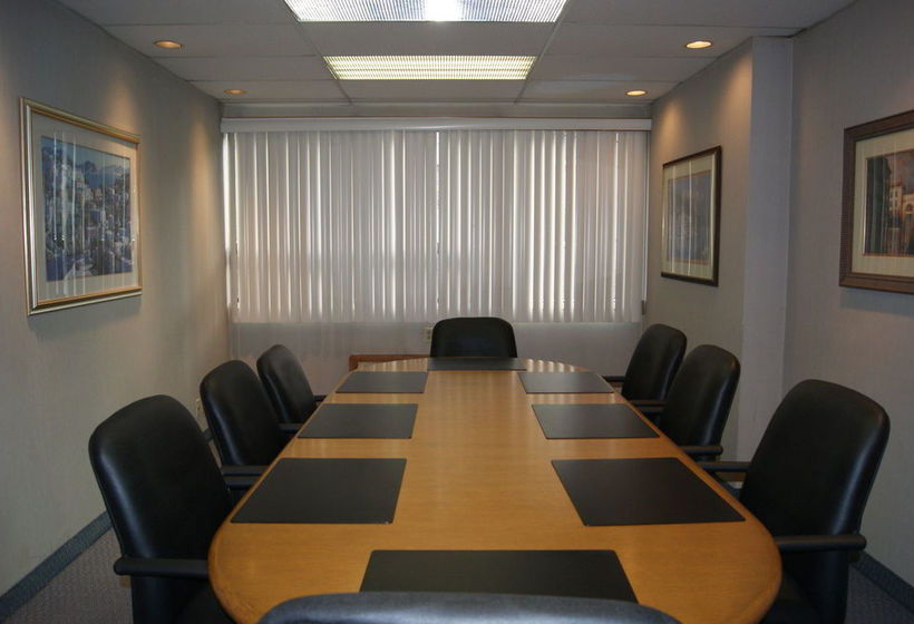 Hotel Quality Inn & Suites P.E. Trudeau Airport | Montreal | Quebec | Canada 5