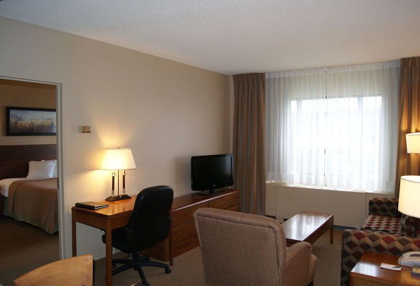 Hotel Quality Inn & Suites P.E. Trudeau Airport | Montreal | Quebec | Canada 8