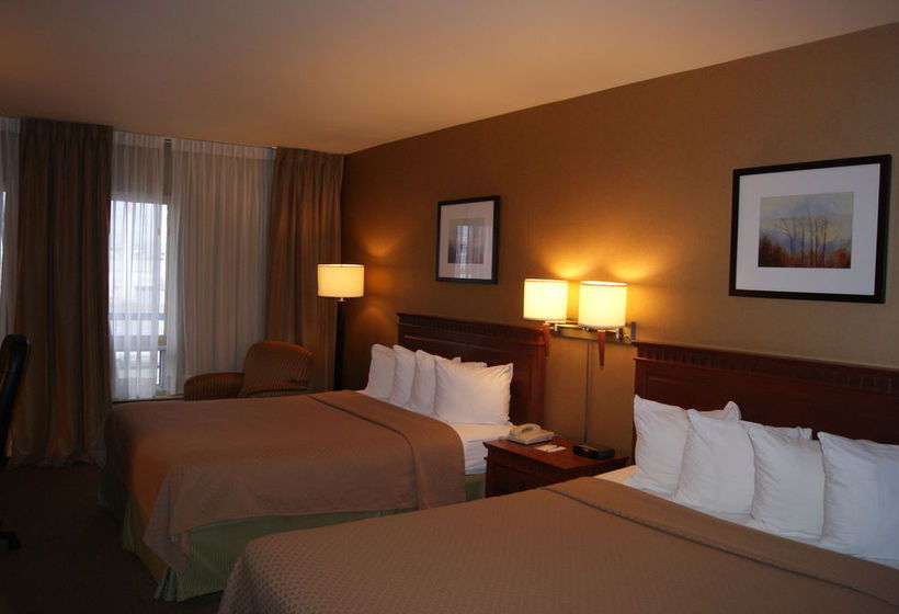 Hotel Quality Inn & Suites P.E. Trudeau Airport | Montreal | Quebec | Canada 9