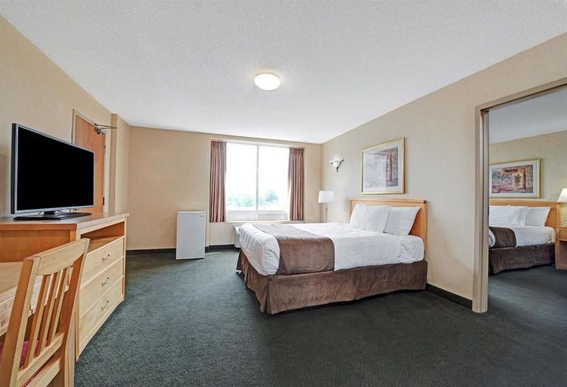 Super 8 Hotel Niagara Falls | Niagara Falls | Ontario | Canada 6