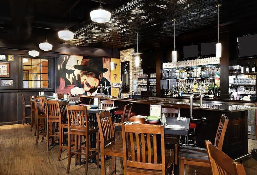 Hotel Four Points by Sheraton Niagara Falls Fallsview | Niagara Falls | Ontario | Canada 12