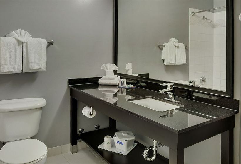 Hotel Travelodge Airport North Bay | North Bay | Ontario | Canada 9