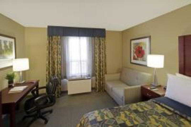Hotel Travelodge Oshawa Whitby | Oshawa | Ontario | Canada 13
