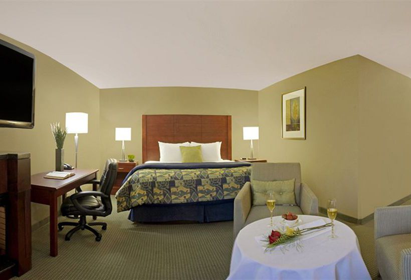 Hotel Travelodge Oshawa Whitby | Oshawa | Ontario | Canada 4