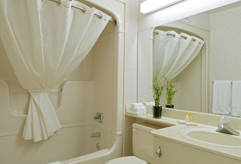 Hotel Comfort Inn Montreal Aeroport | Pointe Claire | Quebec | Canada 10